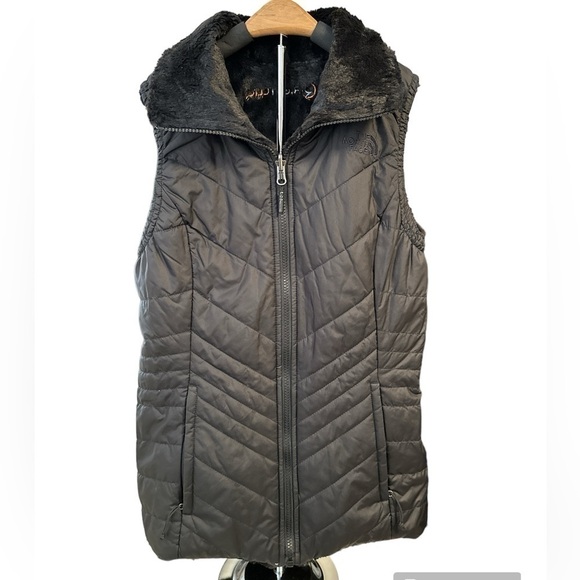 North Face Women’s Reversible Faux Fur Vest with Pockets - Picture 1 of 5